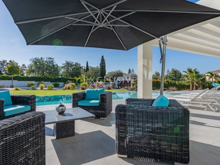 Villa for Sale in Carvoeiro, Algarve 2