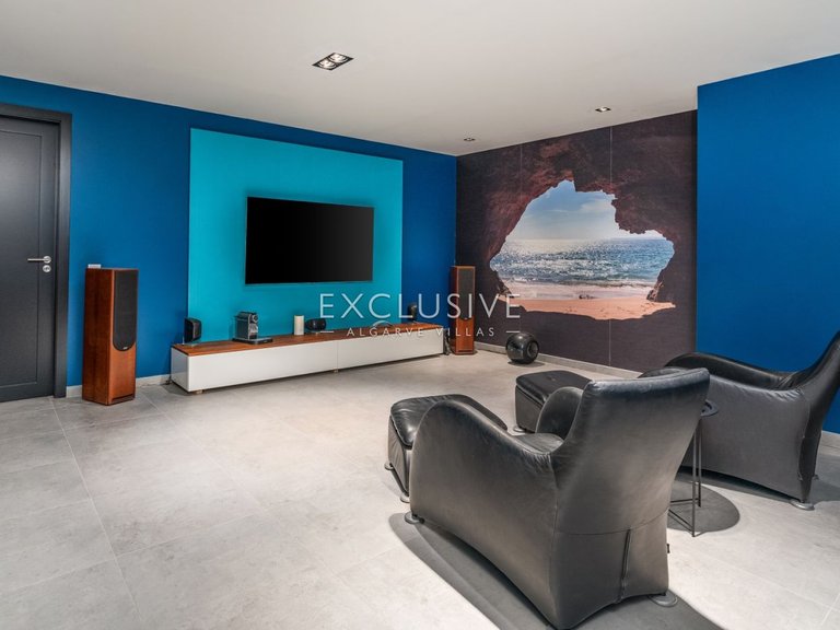 Villa for Sale in Carvoeiro, Algarve 24
