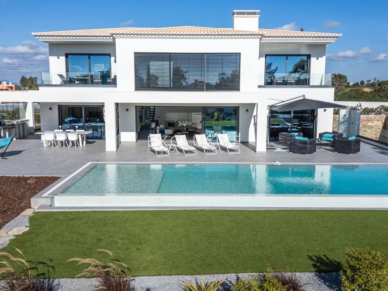 Villa for Sale in Carvoeiro, Algarve 3