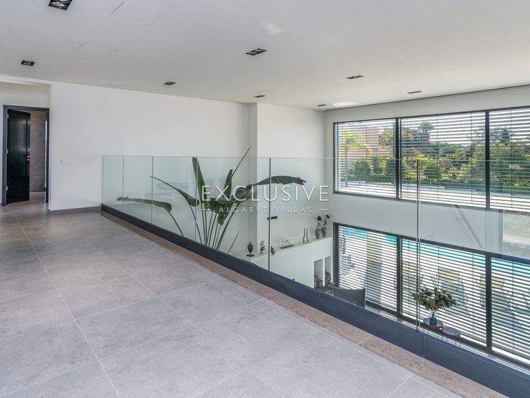 Villa for Sale in Carvoeiro, Algarve 5