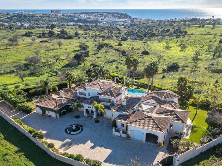 Villa for Sale in Lagos, Algarve 31