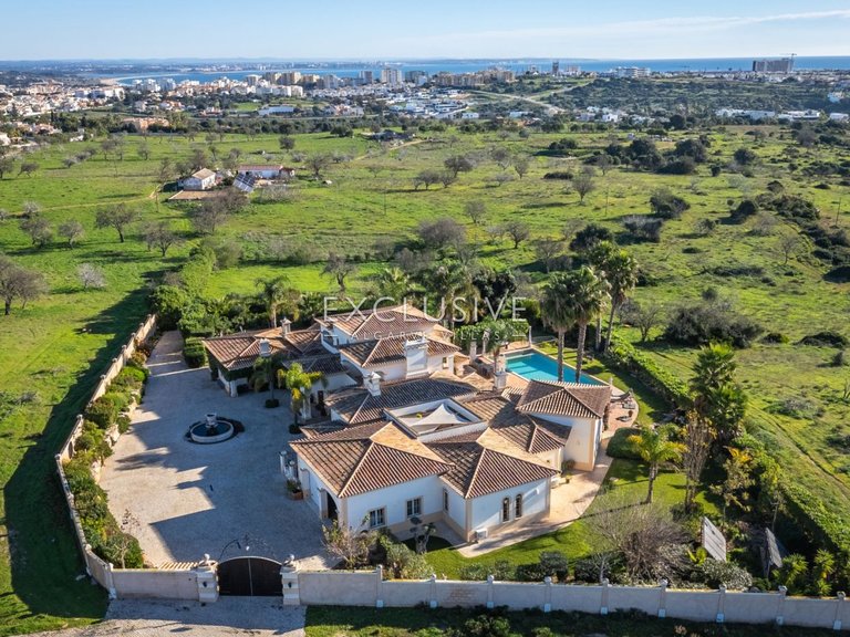 Villa for Sale in Lagos, Algarve 33