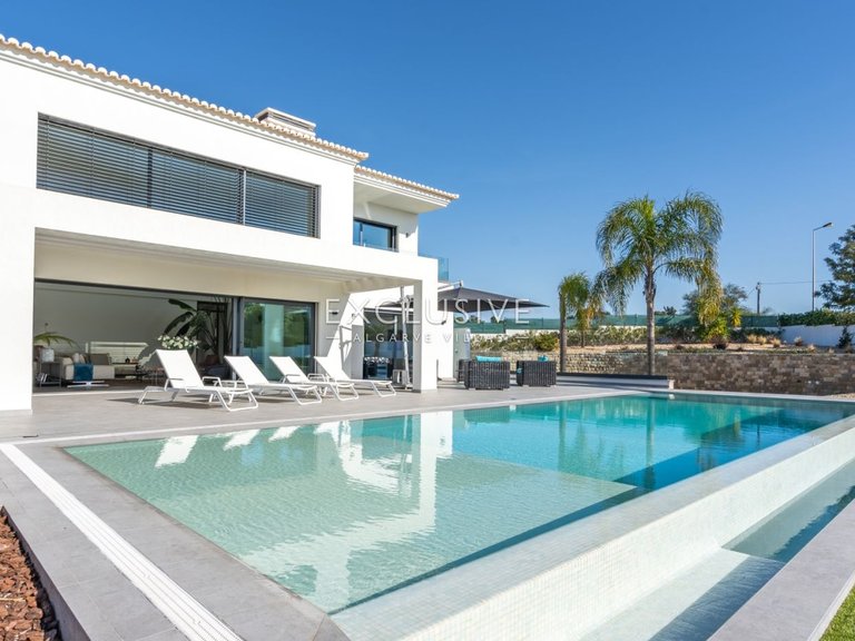 Villa for Sale in Carvoeiro, Algarve 27