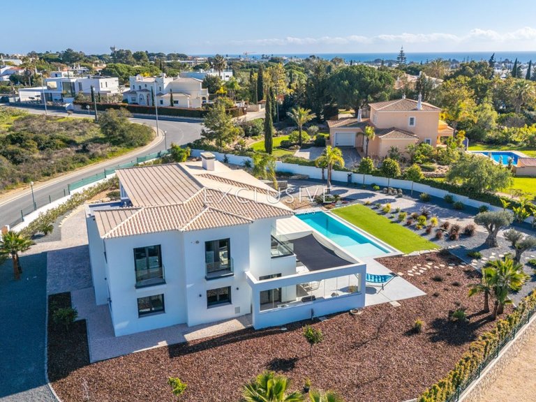 Villa for Sale in Carvoeiro, Algarve 29
