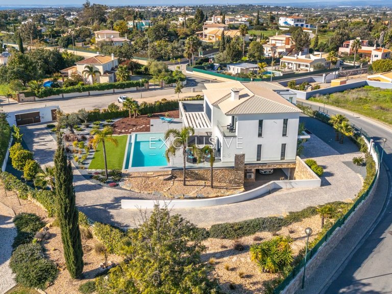 Villa for Sale in Carvoeiro, Algarve 30