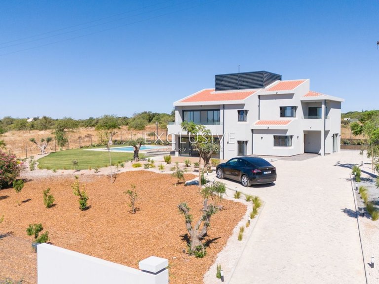 Villa for Sale in Quarteira, Algarve 30