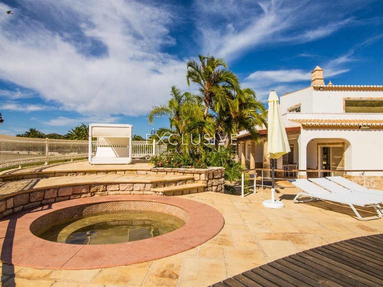 Villa for Sale in Estombar, Algarve 28