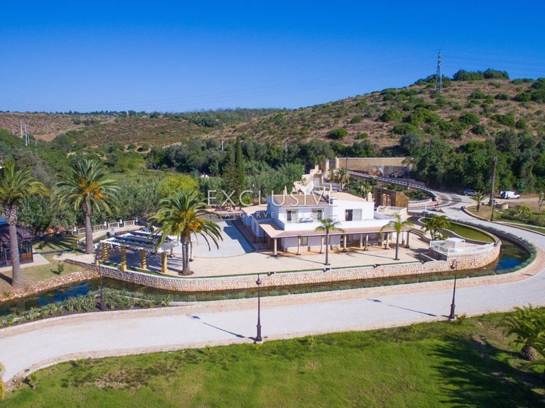 Villa for Sale in Estombar, Algarve 30