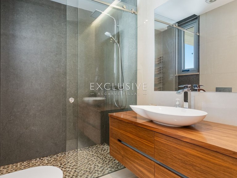Villa for Sale in Lagos, Algarve 9