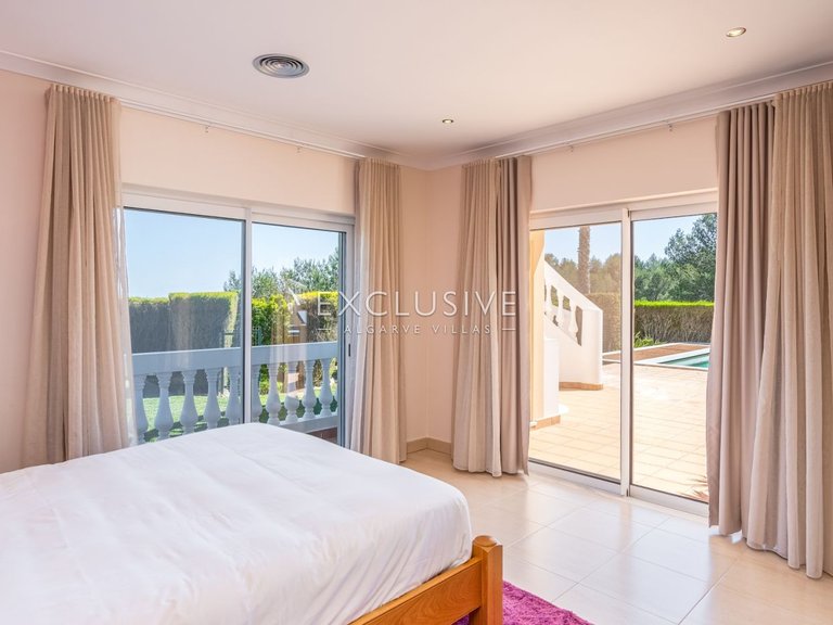 Villa for Sale in Praia Da Luz, Algarve 29