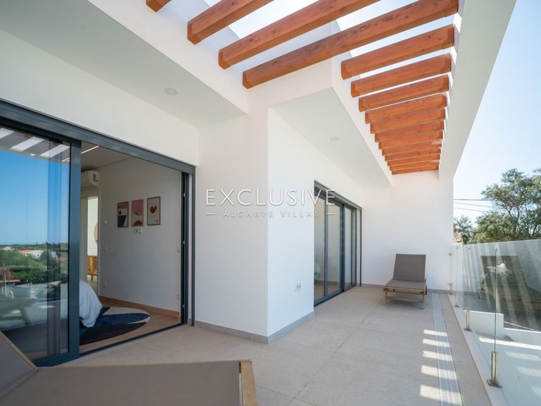 Villa for Sale in Almancil, Algarve 18