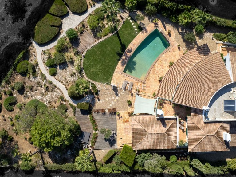 Villa for Sale in Carvoeiro, Algarve 3