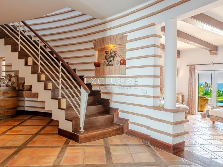 Villa for Sale in Carvoeiro, Algarve 13