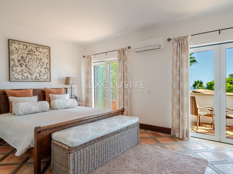 Villa for Sale in Carvoeiro, Algarve 5