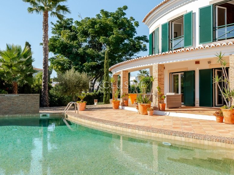 Villa for Sale in Carvoeiro, Algarve 20