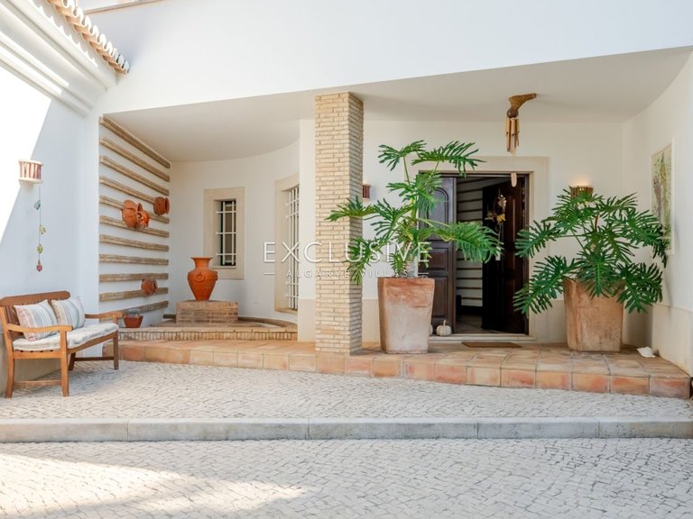 Villa for Sale in Carvoeiro, Algarve 27