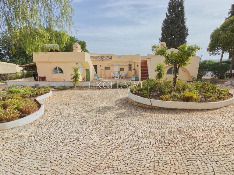 Villa for Sale in Silves, Algarve 36