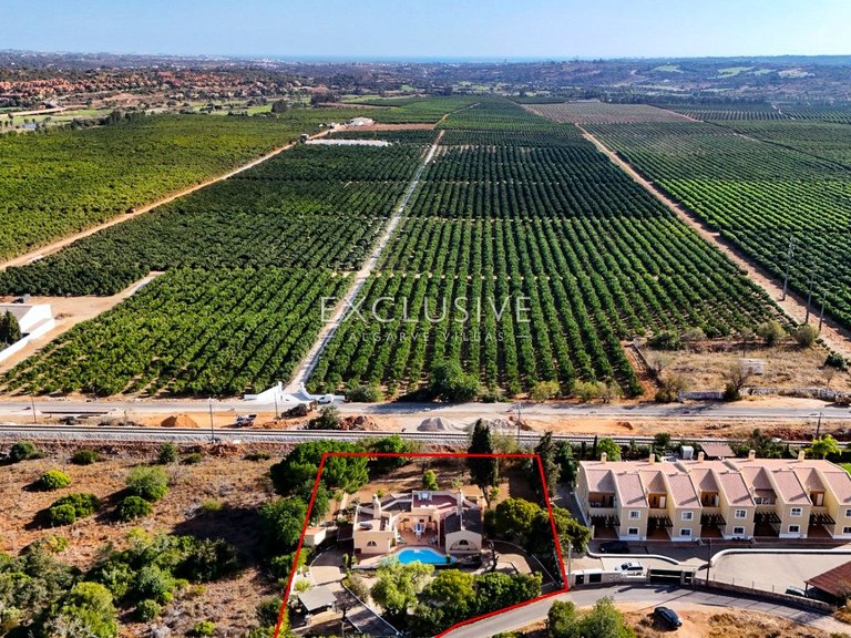 Villa for Sale in Silves, Algarve 35