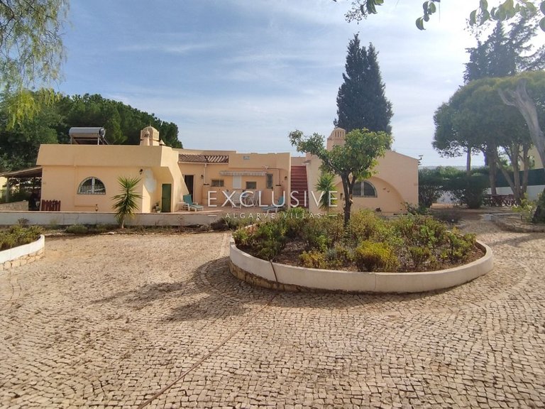 Villa for Sale in Silves, Algarve 26
