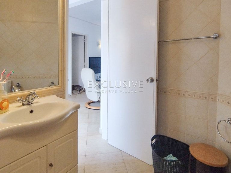 Villa for Sale in Silves, Algarve 9