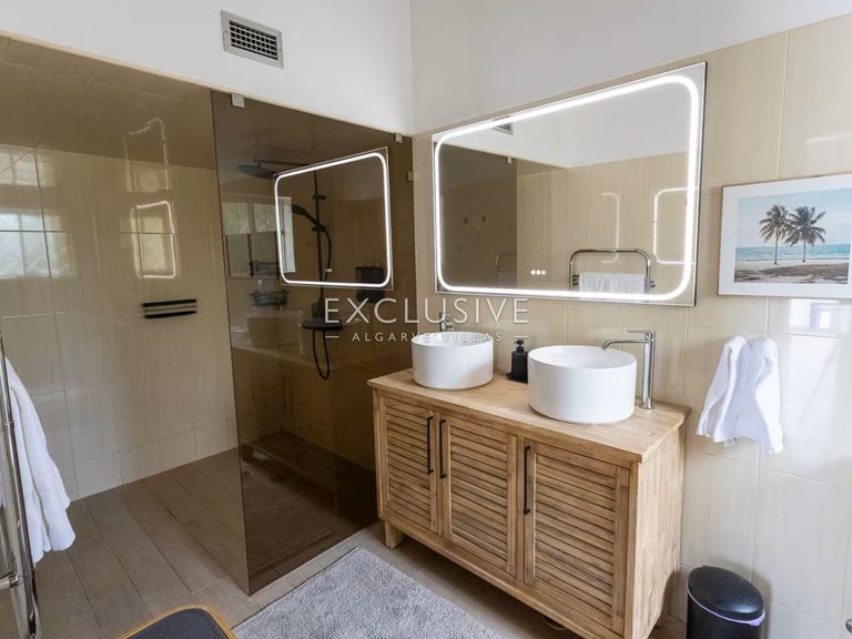 Villa for Sale in PortimÃo, Algarve 29