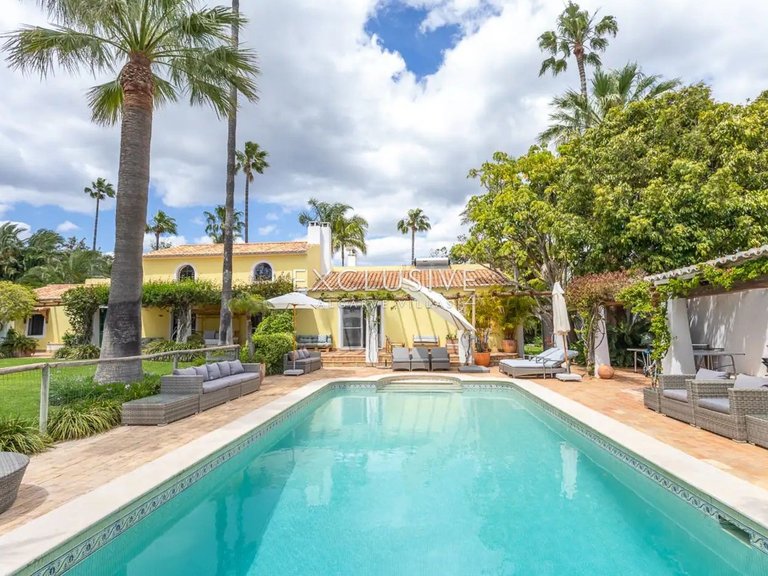 Villa for Sale in PortimÃo, Algarve 1