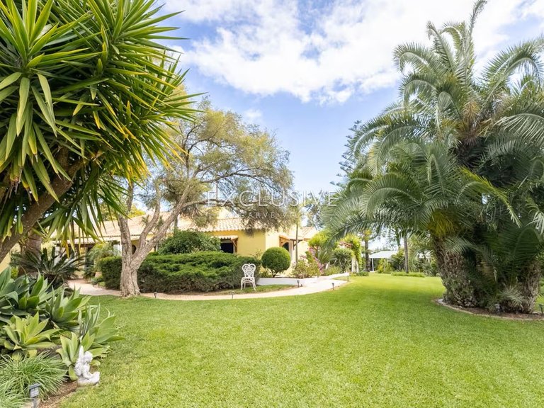 Villa for Sale in PortimÃo, Algarve 27