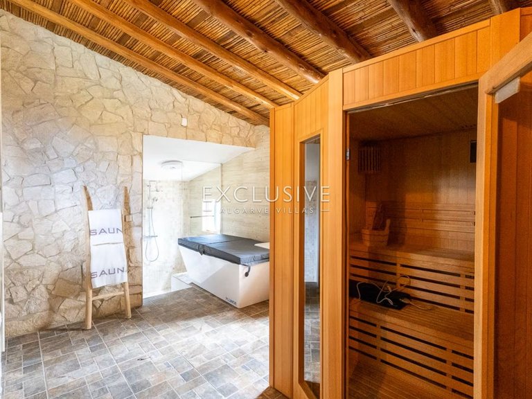 Villa for Sale in PortimÃo, Algarve 24
