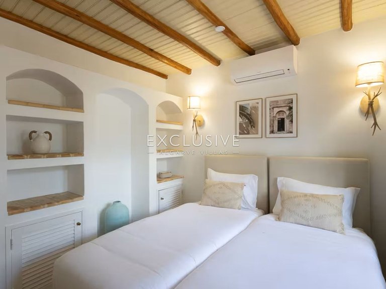 Villa for Sale in PortimÃo, Algarve 17