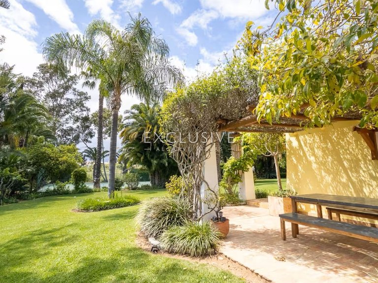 Villa for Sale in PortimÃo, Algarve 13