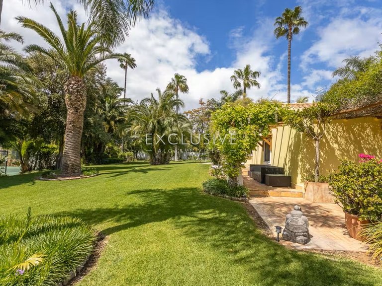 Villa for Sale in PortimÃo, Algarve 9
