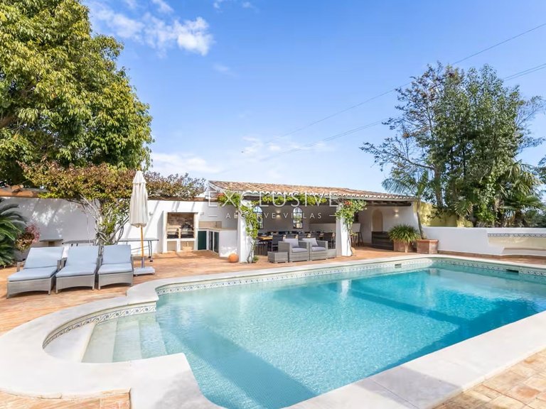 Villa for Sale in PortimÃo, Algarve 2