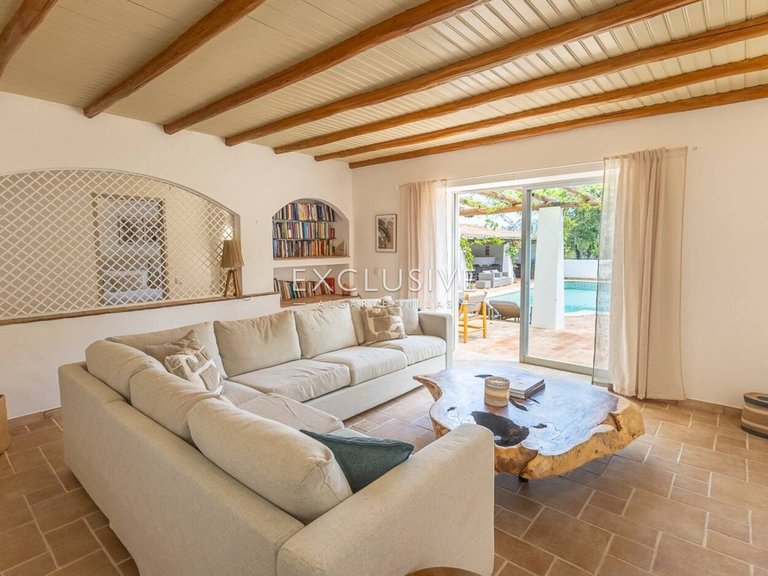 Villa for Sale in PortimÃo, Algarve 8
