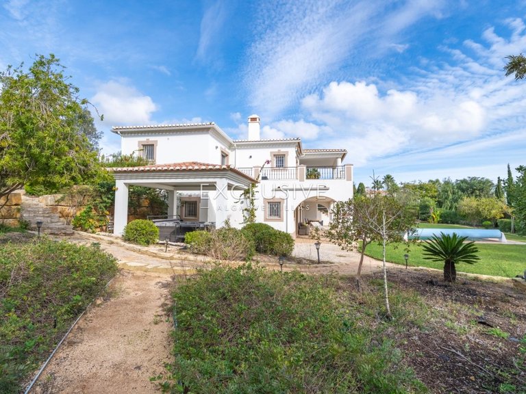 Villa for Sale in Praia Da Luz, Algarve 32