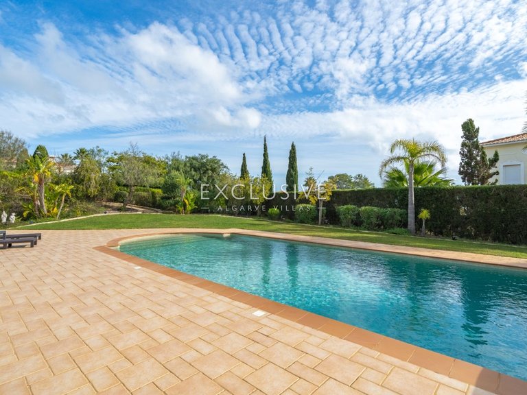 Villa for Sale in Praia Da Luz, Algarve 30