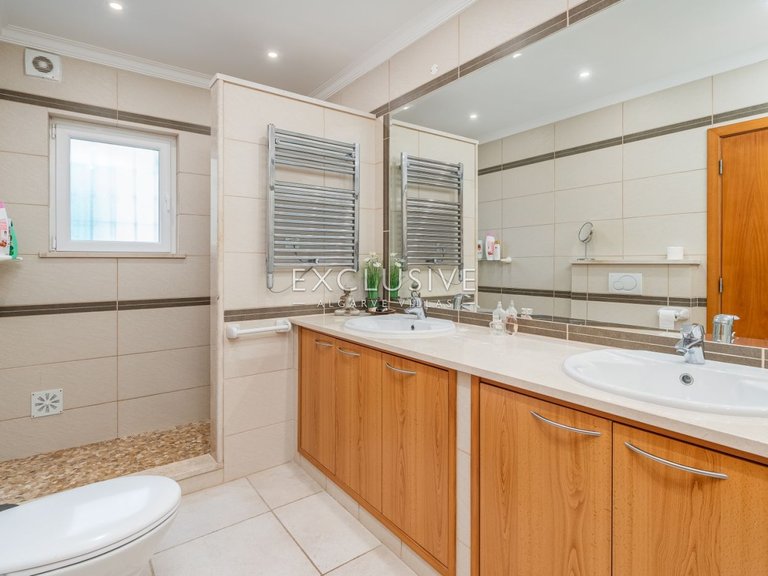 Villa for Sale in Praia Da Luz, Algarve 20
