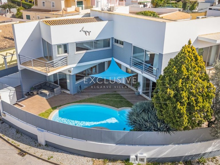 Villa for Sale in Alvor, Algarve 4