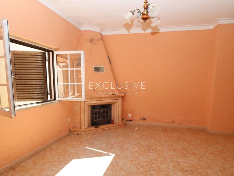 Villa for Sale in Ferragudo, Algarve 12