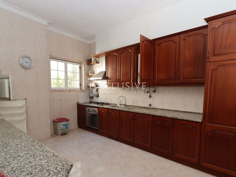 Villa for Sale in Ferragudo, Algarve 13