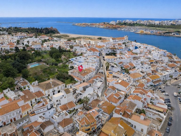 Villa for Sale in Ferragudo, Algarve 8