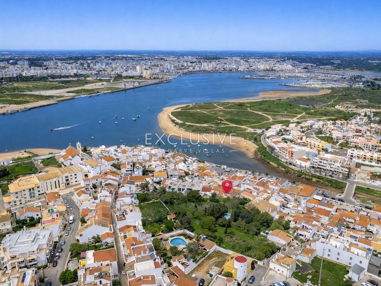 Villa for Sale in Ferragudo, Algarve 1
