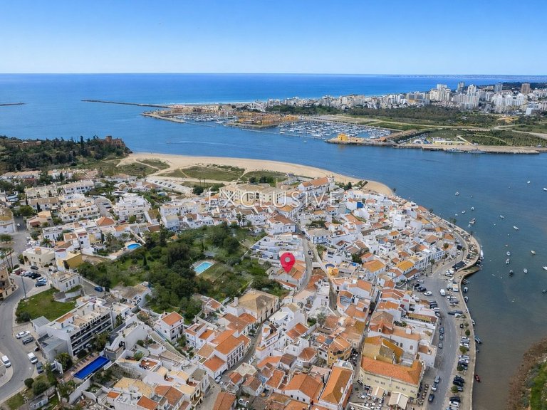 Villa for Sale in Ferragudo, Algarve 3