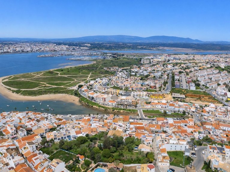 Villa for Sale in Ferragudo, Algarve 5