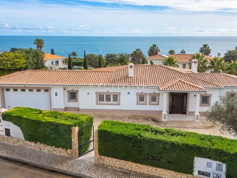 Villa for Sale in Praia Da Luz, Algarve 3