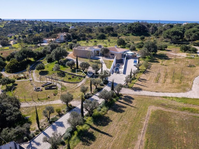 Villa for Sale in Carvoeiro, Algarve 40