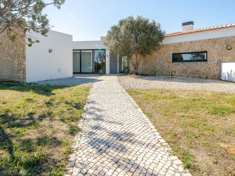 Villa for Sale in Carvoeiro, Algarve 7