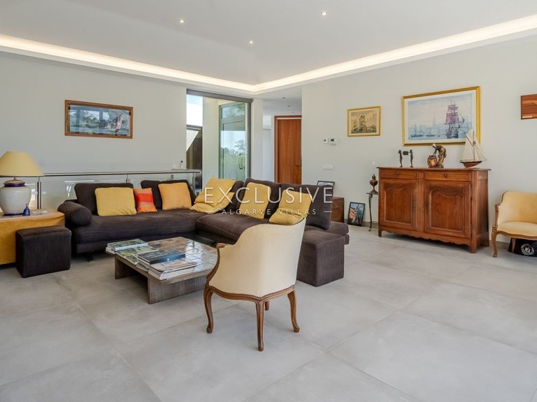 Villa for Sale in Carvoeiro, Algarve 12