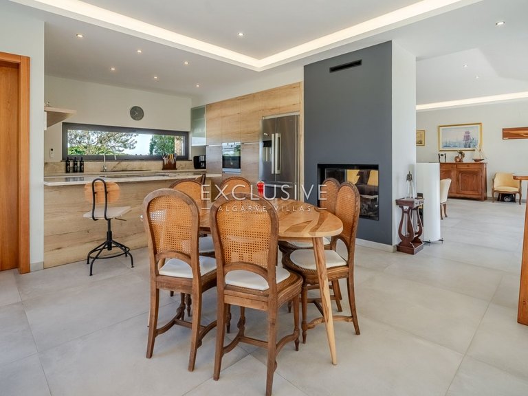 Villa for Sale in Carvoeiro, Algarve 13