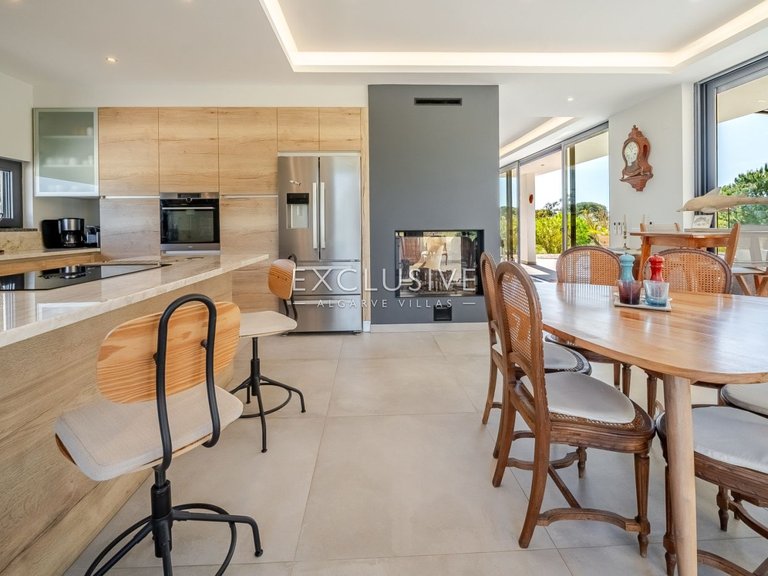Villa for Sale in Carvoeiro, Algarve 15