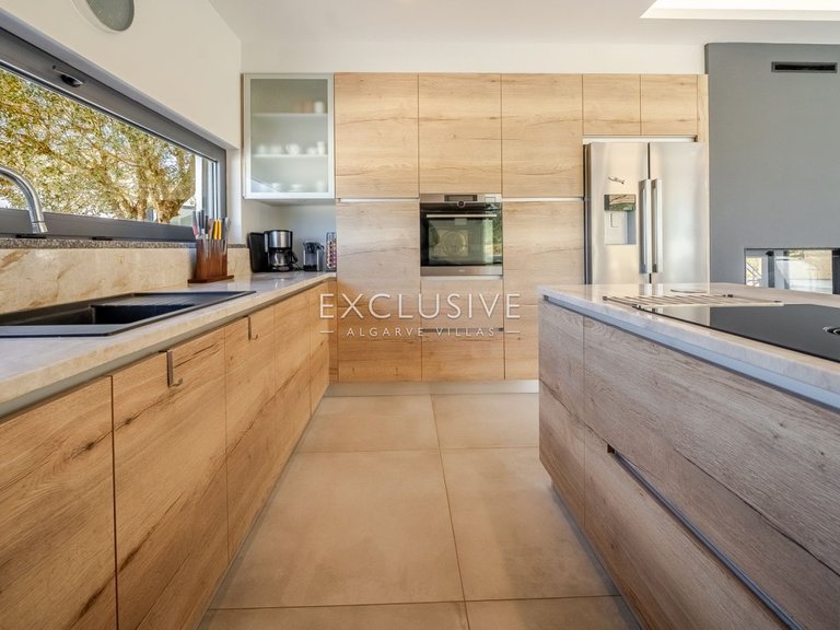 Villa for Sale in Carvoeiro, Algarve 14